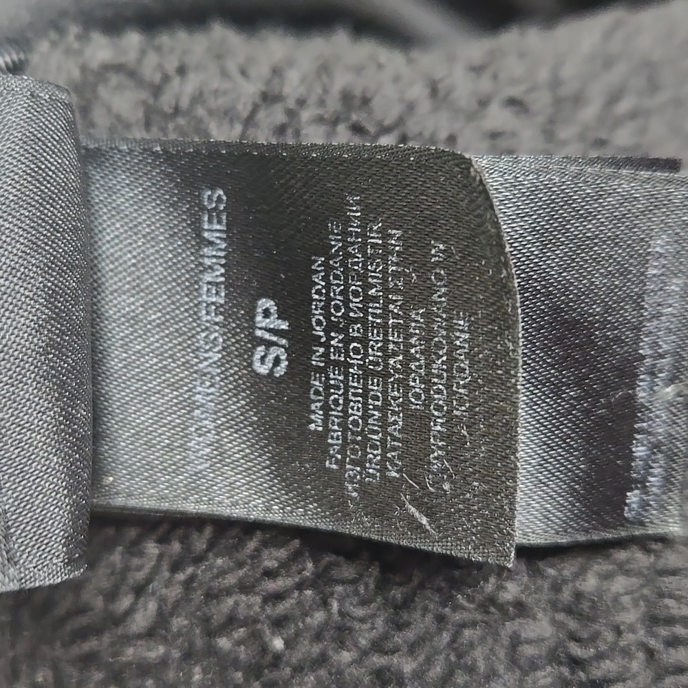 The North Face Women's Black Fleece Jacket. #123 - Picture 4 of 5